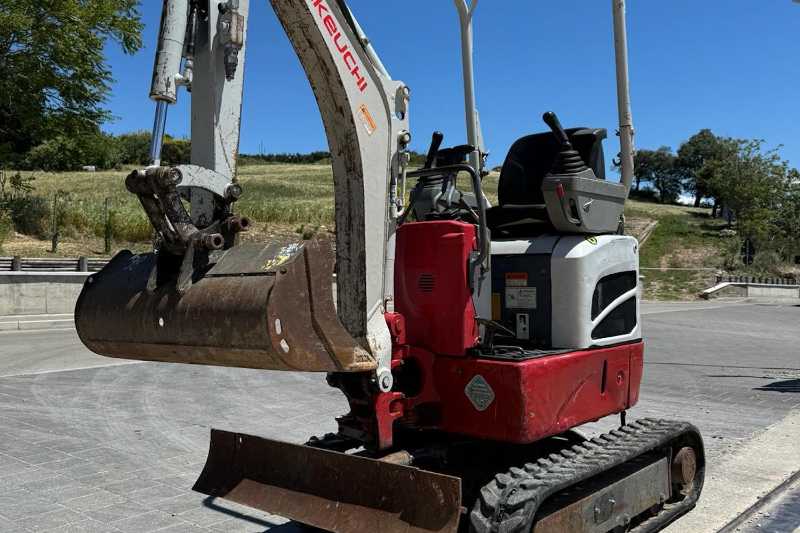 OmecoHub - Immagine TAKEUCHI TB210R